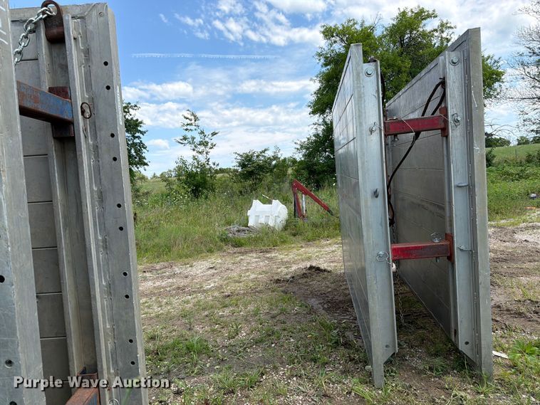 image for item FN5755 Speed Shore APS-810 trench box