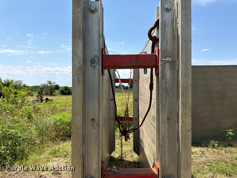 image for item FN5755 Speed Shore APS-810 trench box