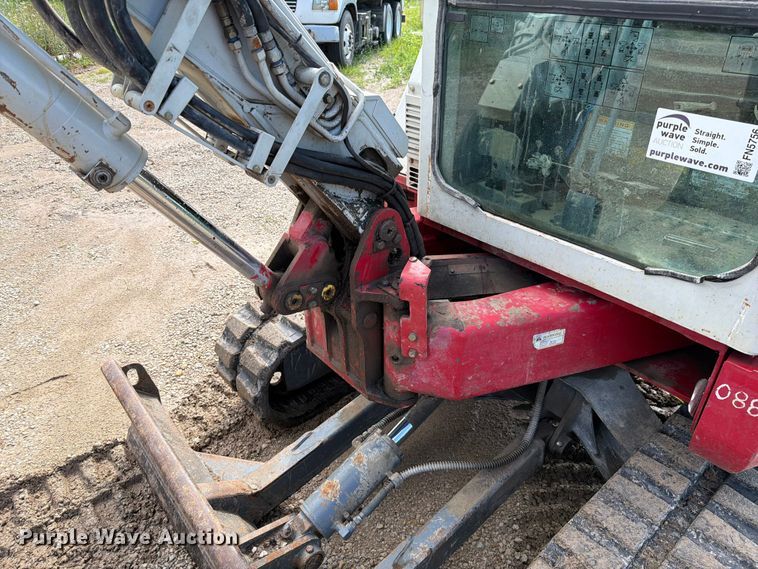 image for item FN5756 2013 Takeuchi TB138FR mini excavator