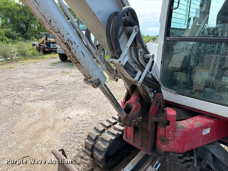 image for item FN5756 2013 Takeuchi TB138FR mini excavator