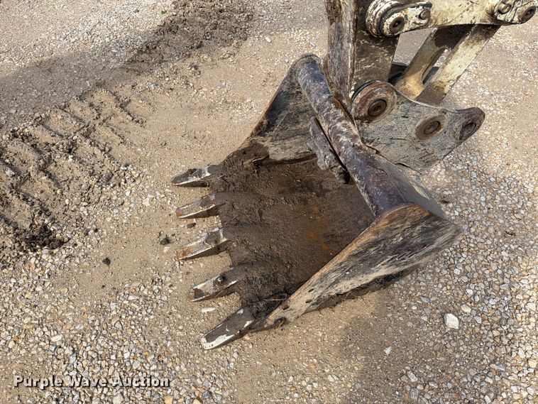 image for item FN5756 2013 Takeuchi TB138FR mini excavator