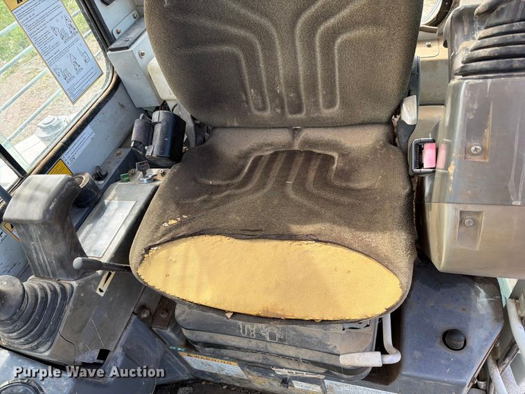 image for item FN5756 2013 Takeuchi TB138FR mini excavator