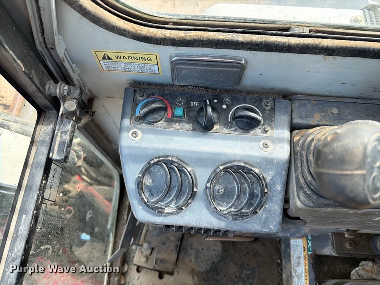 image for item FN5756 2013 Takeuchi TB138FR mini excavator