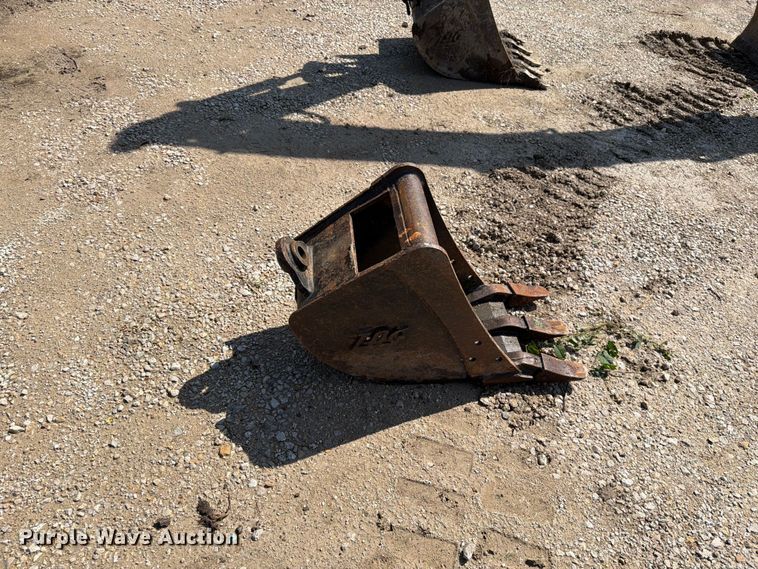 image for item FN5756 2013 Takeuchi TB138FR mini excavator