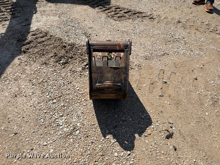 image for item FN5756 2013 Takeuchi TB138FR mini excavator