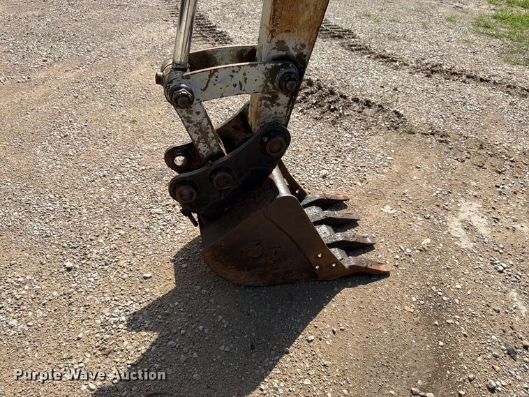 image for item FN5757 Takeuchi TB135 mini excavator