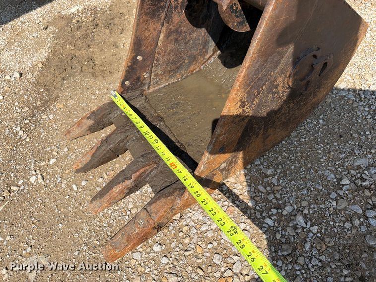 image for item FN5757 Takeuchi TB135 mini excavator
