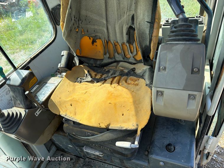 image for item FN5757 Takeuchi TB135 mini excavator