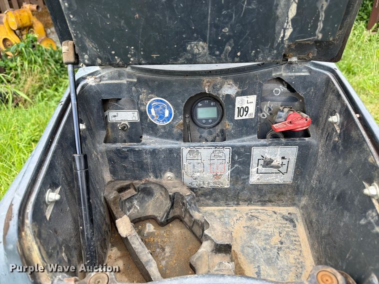 image for item FN5759 2018 Bomag BMP 8500 trench compactor