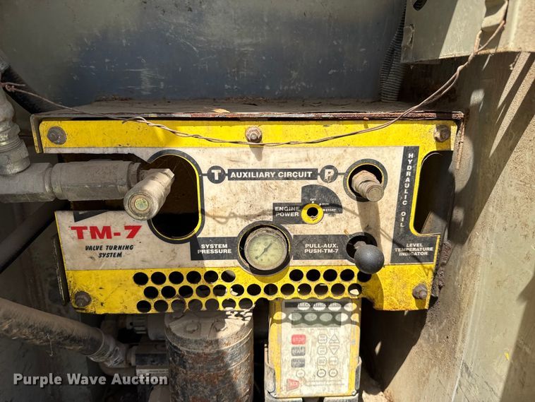 image for item FO4504 2004 International 4400 utility / service truck