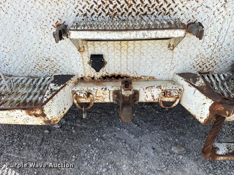 image for item FO4504 2004 International 4400 utility / service truck