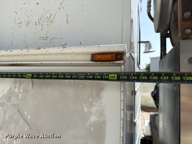 image for item FO4504 2004 International 4400 utility / service truck