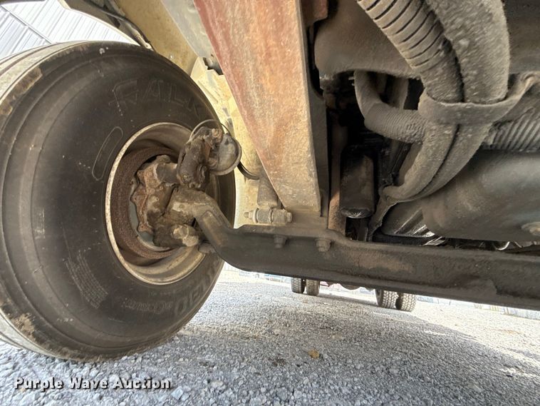 image for item FO4504 2004 International 4400 utility / service truck