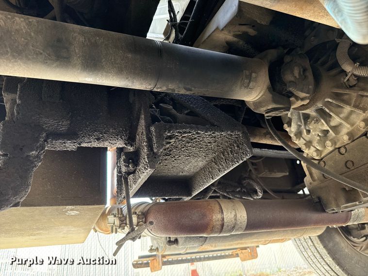 image for item FO4504 2004 International 4400 utility / service truck