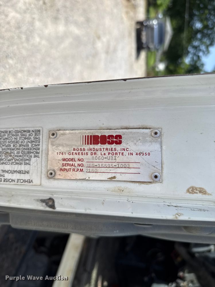 image for item FO4504 2004 International 4400 utility / service truck