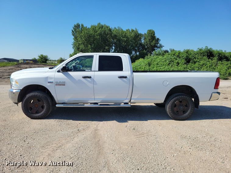 image for item FU0029 2018 RAM 3500 Crew Cab pickup truck