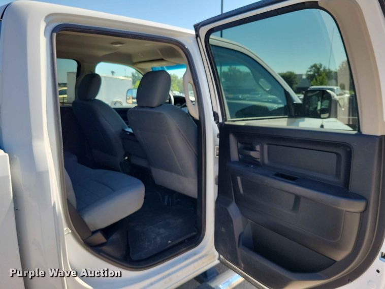 image for item FU0029 2018 RAM 3500 Crew Cab pickup truck