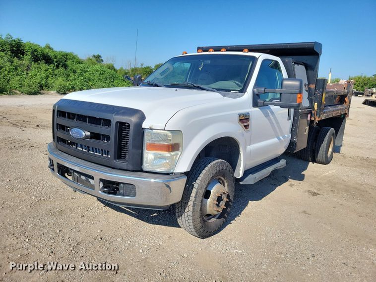 2008 Ford F350 Super Duty dump bed pickup truck