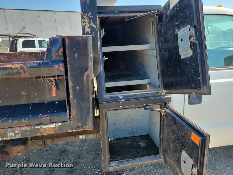 image for item FU0030 2008 Ford F350 Super Duty dump bed pickup truck