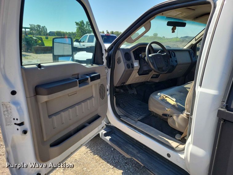 image for item FU0030 2008 Ford F350 Super Duty dump bed pickup truck