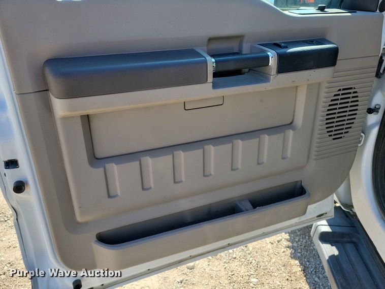 image for item FU0030 2008 Ford F350 Super Duty dump bed pickup truck