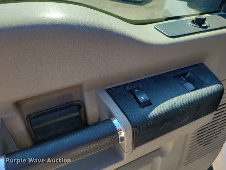 image for item FU0030 2008 Ford F350 Super Duty dump bed pickup truck