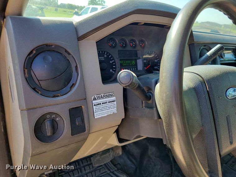 image for item FU0030 2008 Ford F350 Super Duty dump bed pickup truck
