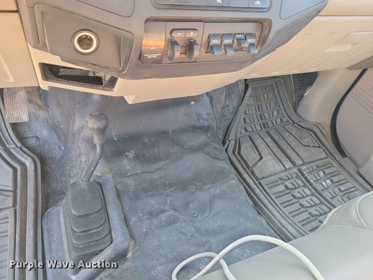 image for item FU0030 2008 Ford F350 Super Duty dump bed pickup truck
