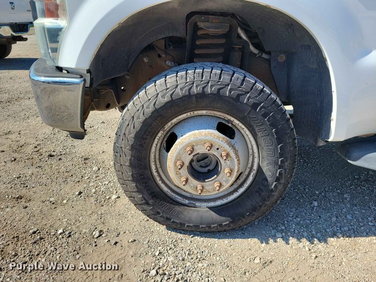 image for item FU0030 2008 Ford F350 Super Duty dump bed pickup truck
