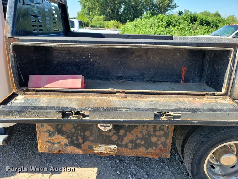 image for item FU0031 2018 Ram 5500 Crew Cab flatbed truck