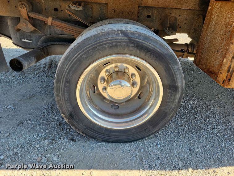 image for item FU0031 2018 Ram 5500 Crew Cab flatbed truck