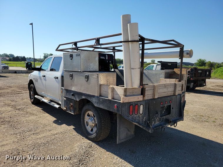 image for item FU0032 2018 RAM 2500 Crew Cab flatbed pickup truck