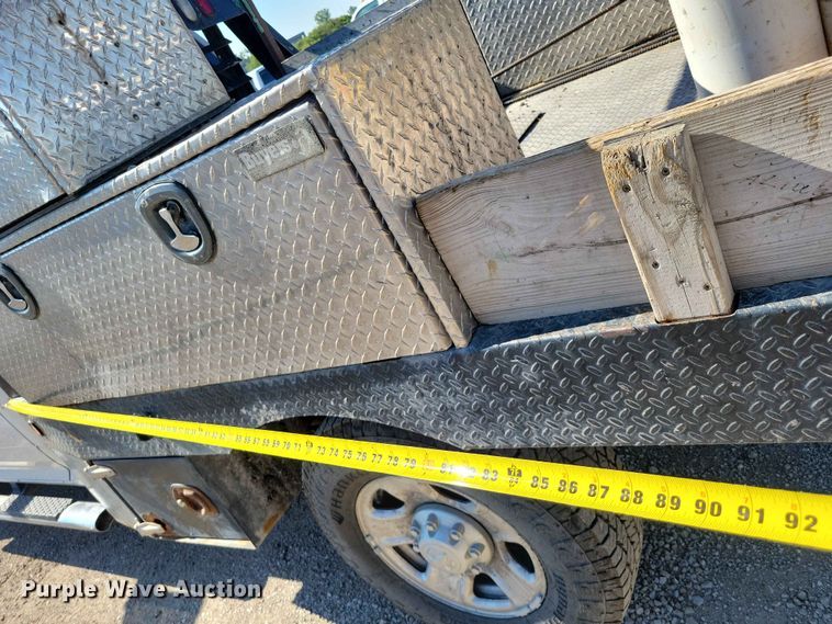 image for item FU0032 2018 RAM 2500 Crew Cab flatbed pickup truck