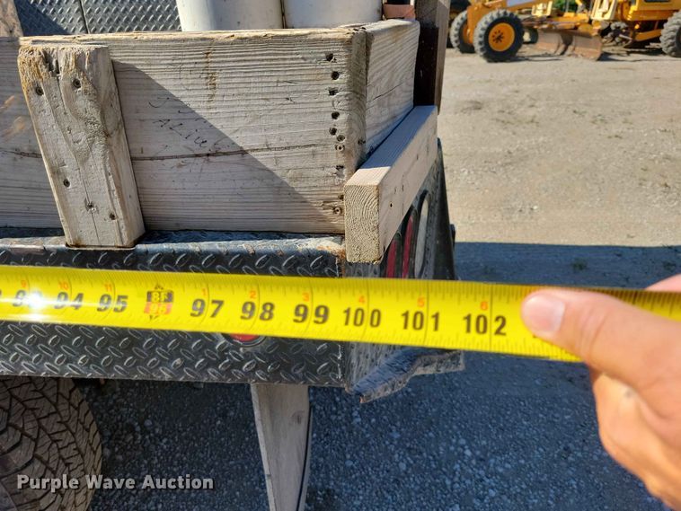image for item FU0032 2018 RAM 2500 Crew Cab flatbed pickup truck