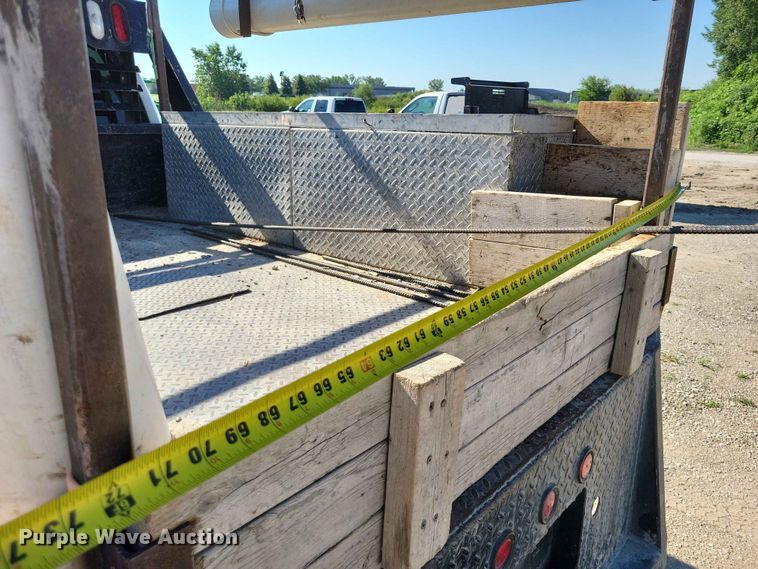 image for item FU0032 2018 RAM 2500 Crew Cab flatbed pickup truck