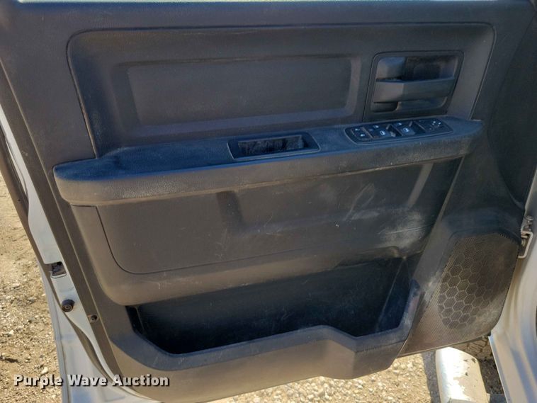 image for item FU0032 2018 RAM 2500 Crew Cab flatbed pickup truck