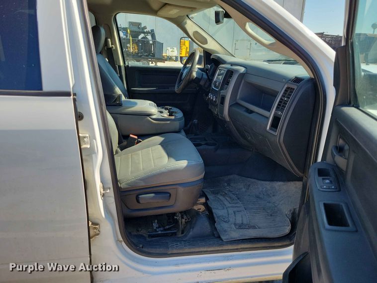 image for item FU0032 2018 RAM 2500 Crew Cab flatbed pickup truck