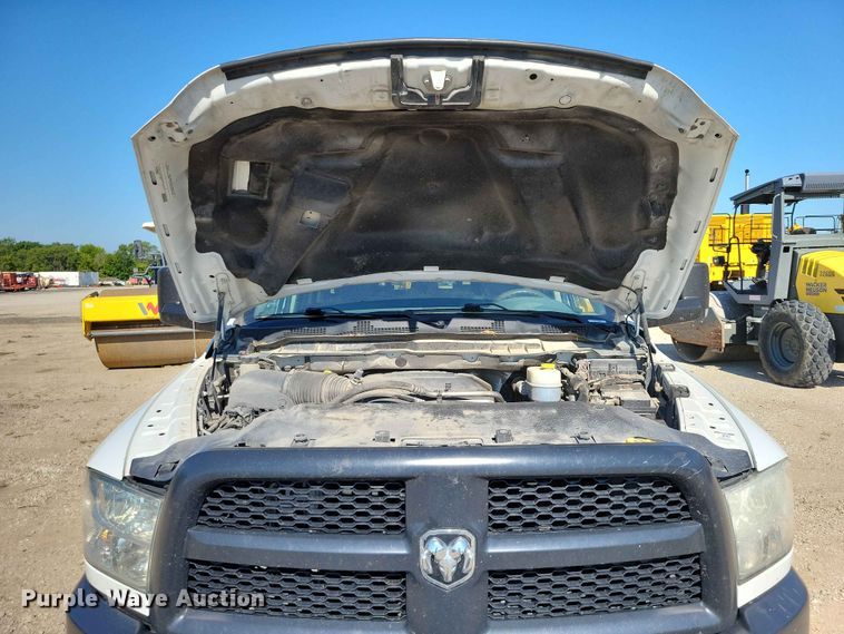 image for item FU0032 2018 RAM 2500 Crew Cab flatbed pickup truck
