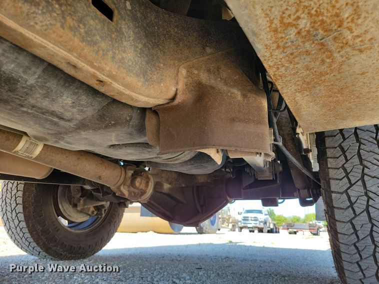 image for item FU0032 2018 RAM 2500 Crew Cab flatbed pickup truck