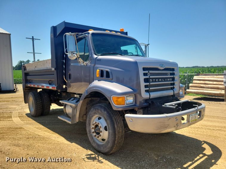 image for item FU0035 2005 Sterling L7500 dump truck