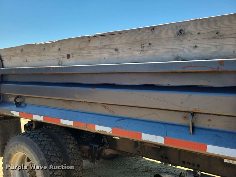 image for item FU0035 2005 Sterling L7500 dump truck