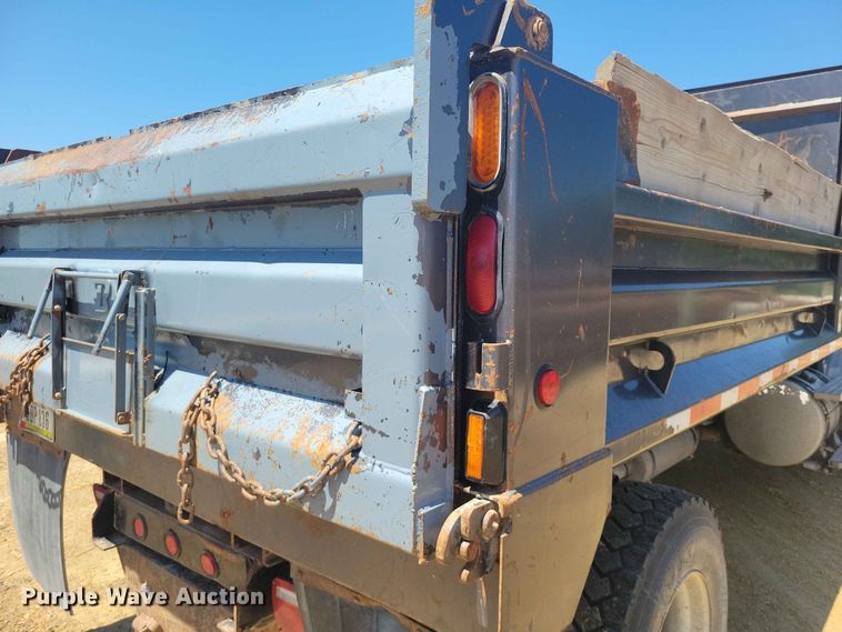 image for item FU0035 2005 Sterling L7500 dump truck