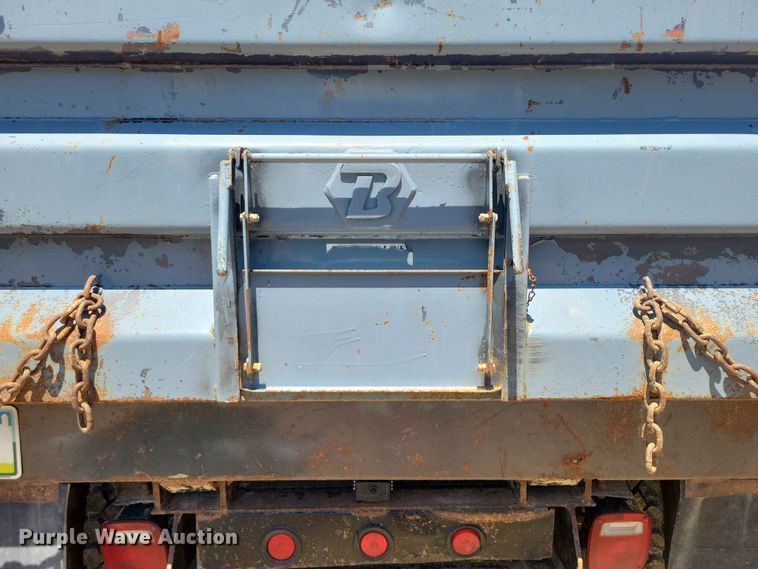 image for item FU0035 2005 Sterling L7500 dump truck
