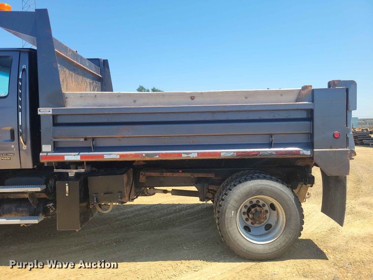 image for item FU0035 2005 Sterling L7500 dump truck