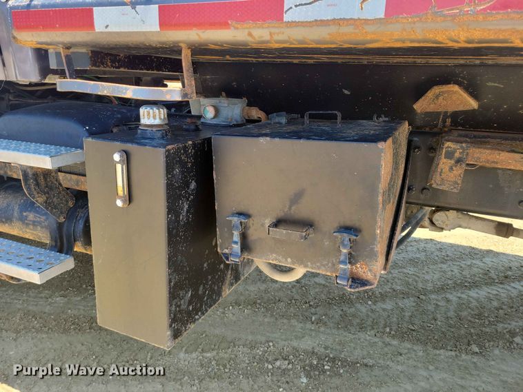 image for item FU0035 2005 Sterling L7500 dump truck