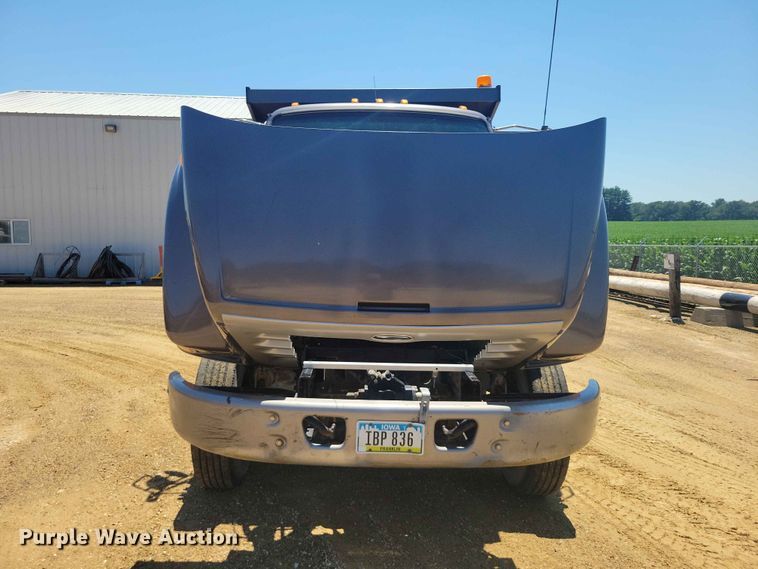 image for item FU0035 2005 Sterling L7500 dump truck