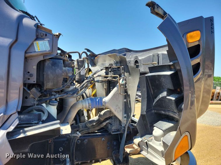 image for item FU0035 2005 Sterling L7500 dump truck