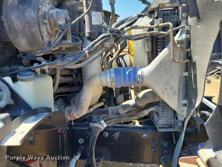 image for item FU0035 2005 Sterling L7500 dump truck
