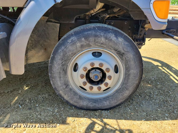 image for item FU0035 2005 Sterling L7500 dump truck
