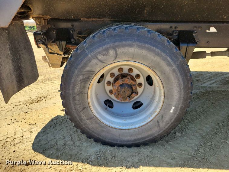 image for item FU0035 2005 Sterling L7500 dump truck